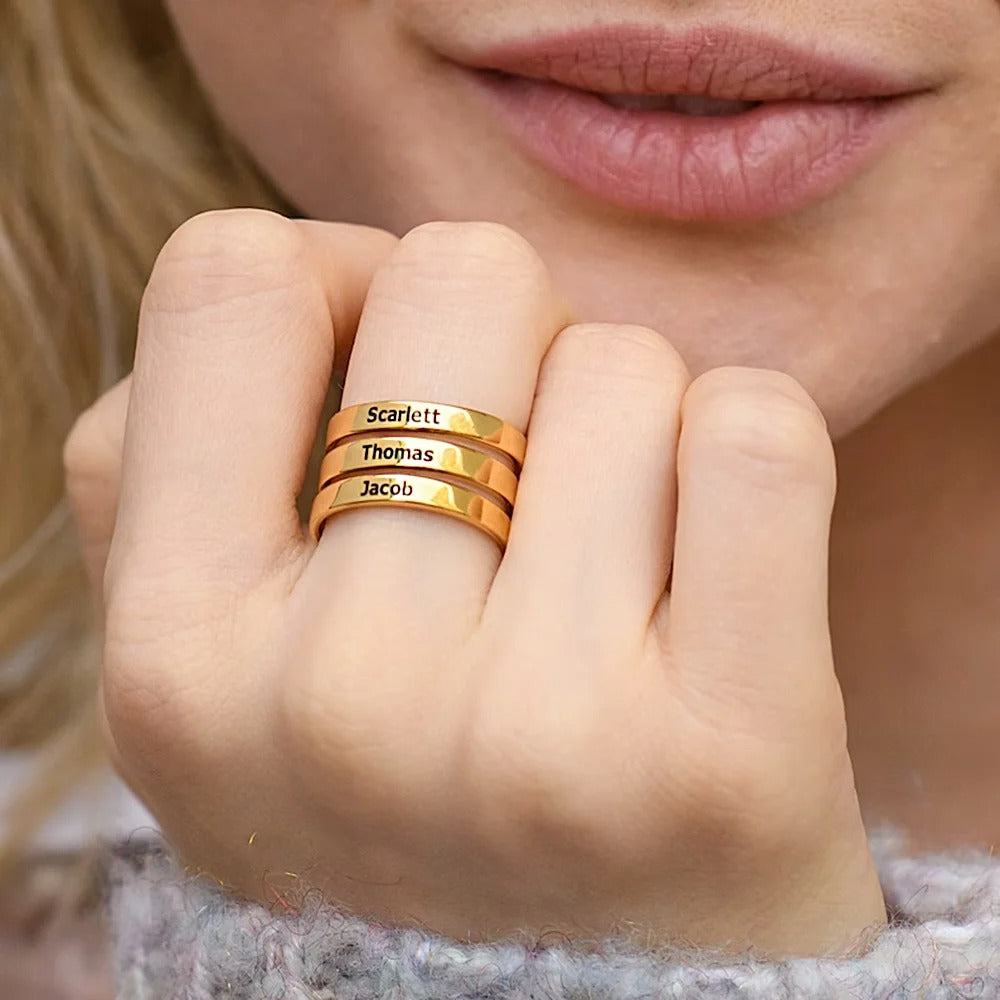 Personalized Multi-Name Ring - Abrahamallen